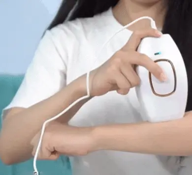 How to Use Glokore IPL Hair Remover Step 2 Plug In and Choose Intensity Level